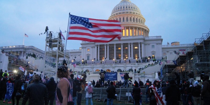 2021_storming_of_the_United_States_Capitol_09_(cropped).jpg